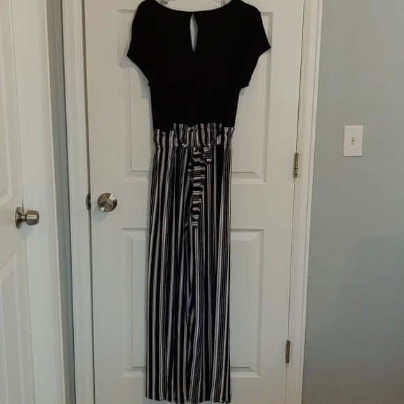 Super Cute Jumpsuit! - Picture 5 of 8